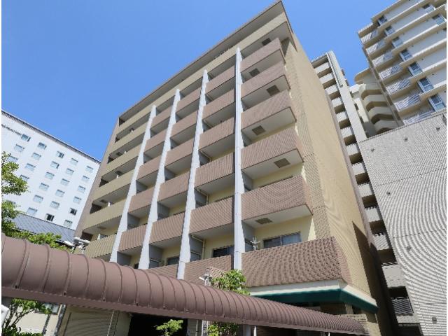 【奈良市三条本町のマンションの建物外観】