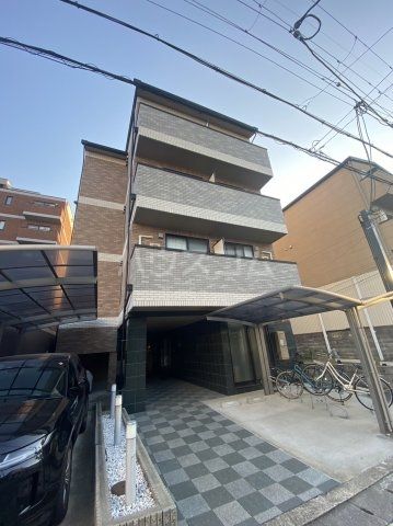 京都市南区久世中久世町１丁目のマンションの建物外観