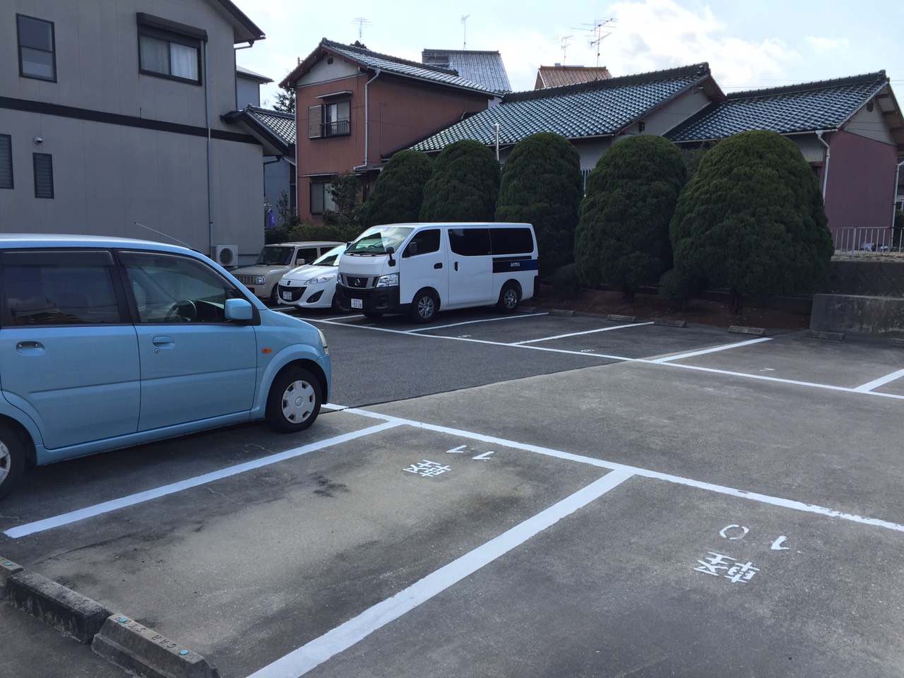 【アルシャイン岡崎IIの駐車場】