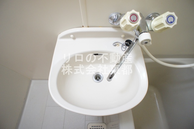 洗面設備　洗面ボウルもついているので、ここで洗顔できますね☆