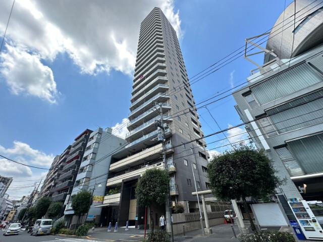 新宿区原町のマンションの建物外観