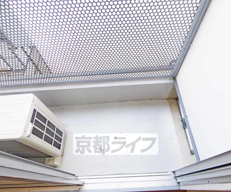 【京都市上京区伊勢殿構町のマンションのバルコニー】