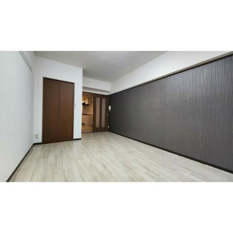 居室・リビング　室内