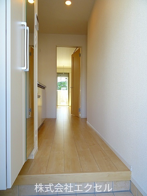 玄関　シューズボックス付きの玄関です。