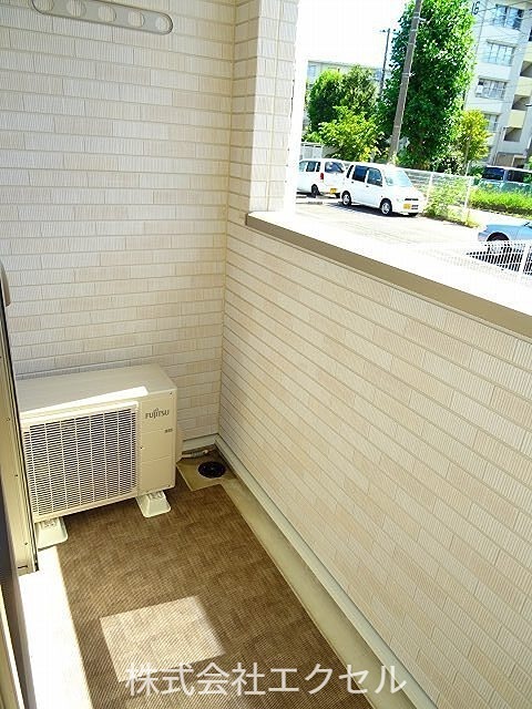 バルコニー　南西向きで日当たり良好です。