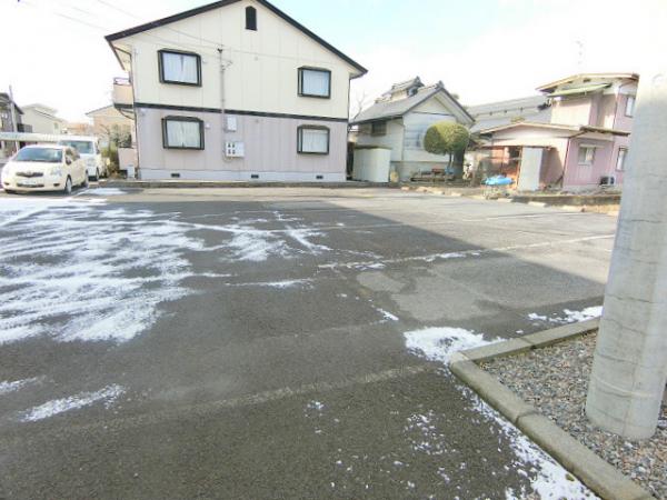 駐車場　縦列２台駐車可能