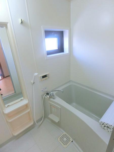 バス・シャワールーム　写真は別のお部屋のイメージです。現状優先。