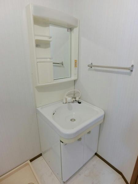 洗面設備　写真は別のお部屋のイメージです。現状優先。