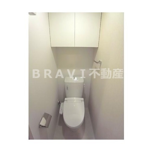 トイレ　【コンフォリア心斎橋EAST】落ち着いた色調のトイレです