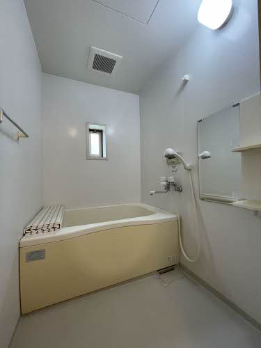 バス・シャワールーム　お風呂で日々の疲れを落としましょう