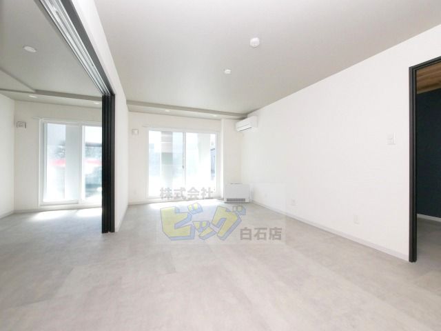 居室・リビング　広い間取りで使いやすいリビングです♪