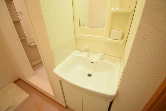 洗面設備　※別部屋参考画像です。