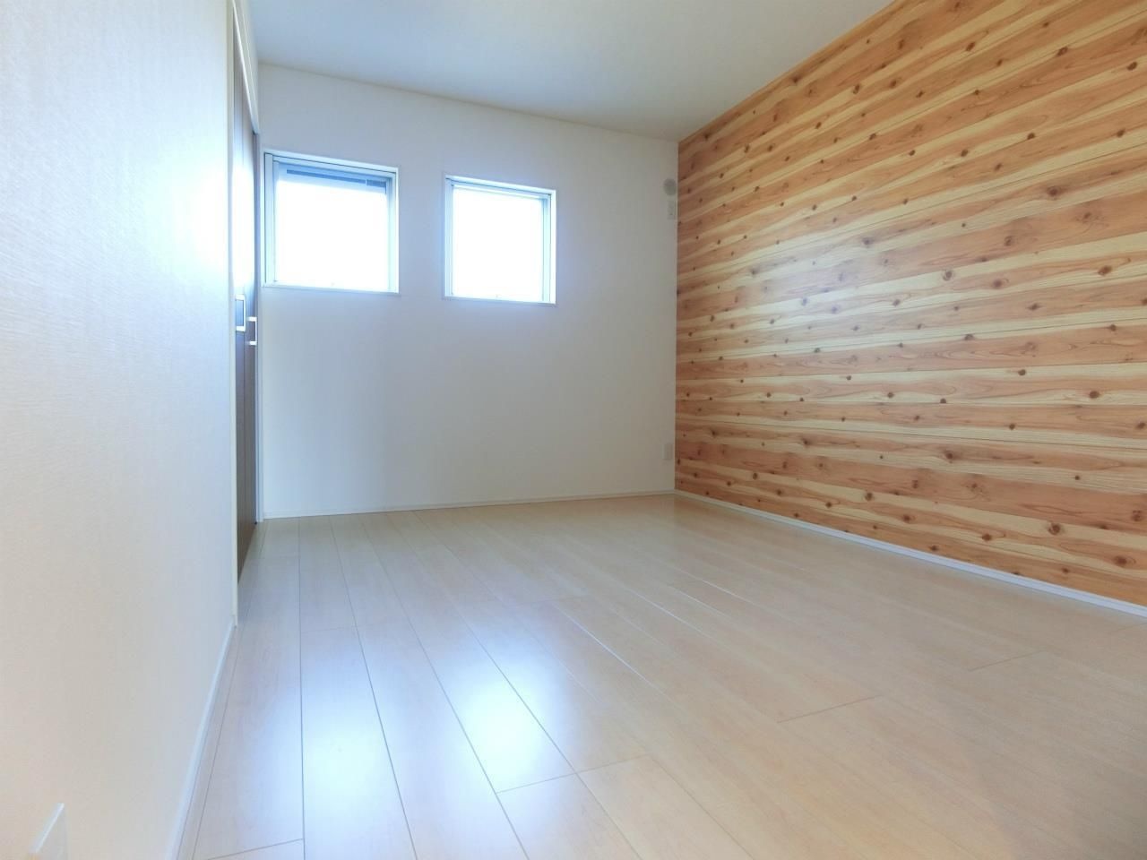 その他部屋・スペース　風通しも良い寝室です☆