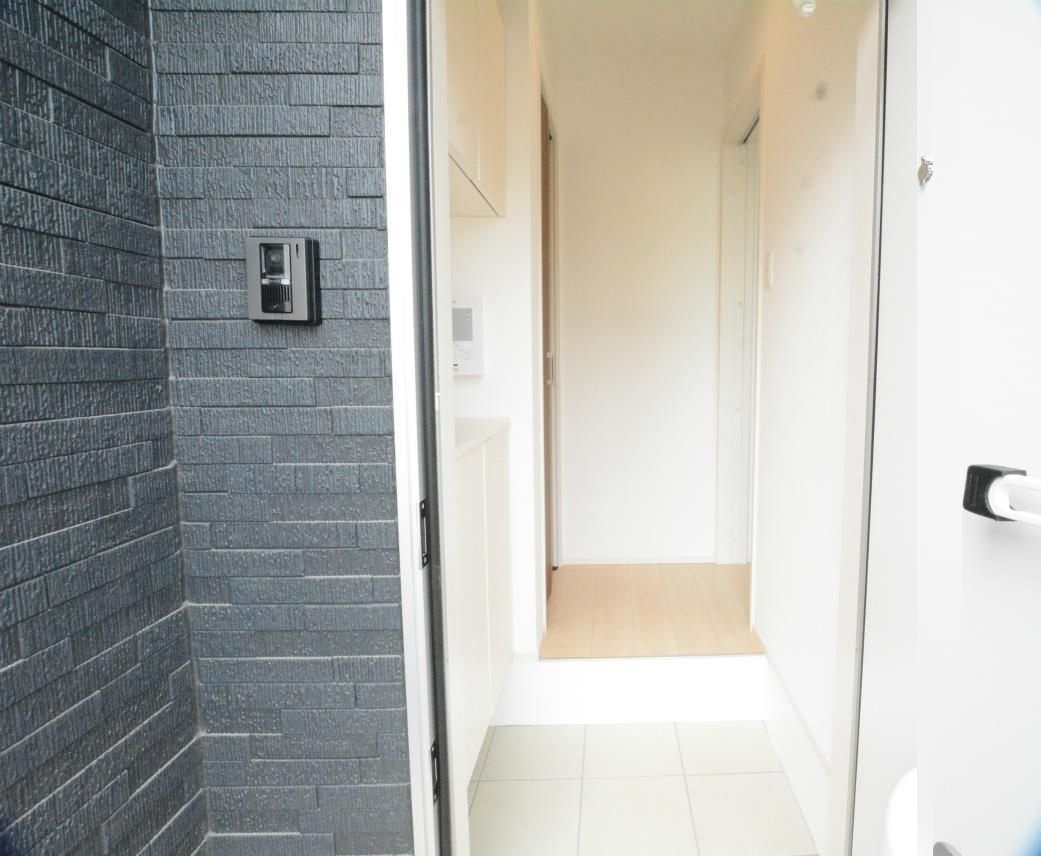 玄関　シューズボックス付きの玄関です☆