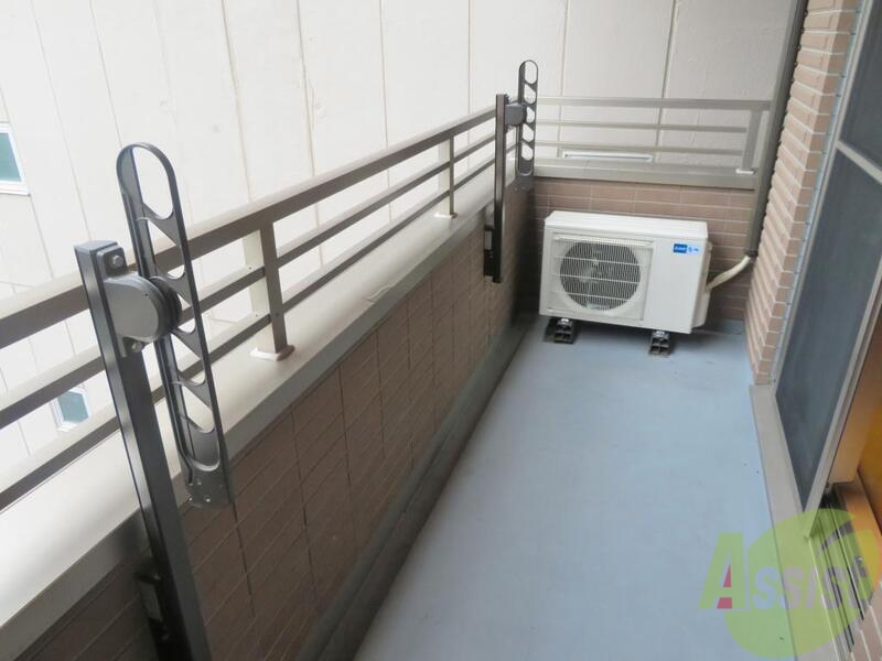 バルコニー　バルコニーも広いので深呼吸できます。一服も良いですね。