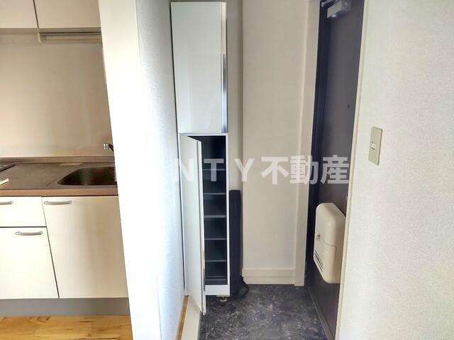 玄関　収納もある玄関です