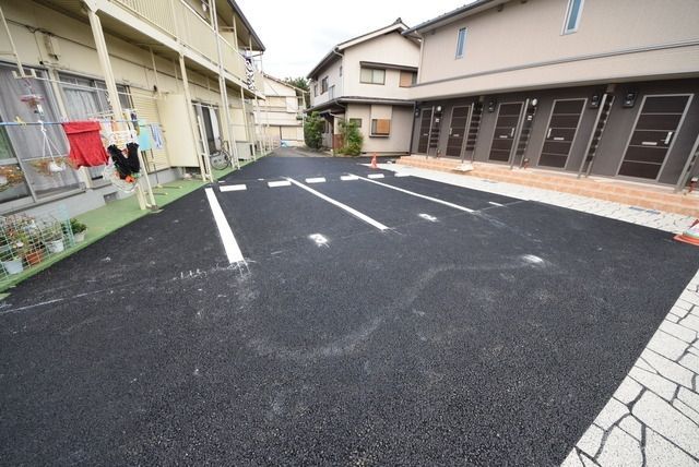 エントランス　☆駐車場☆