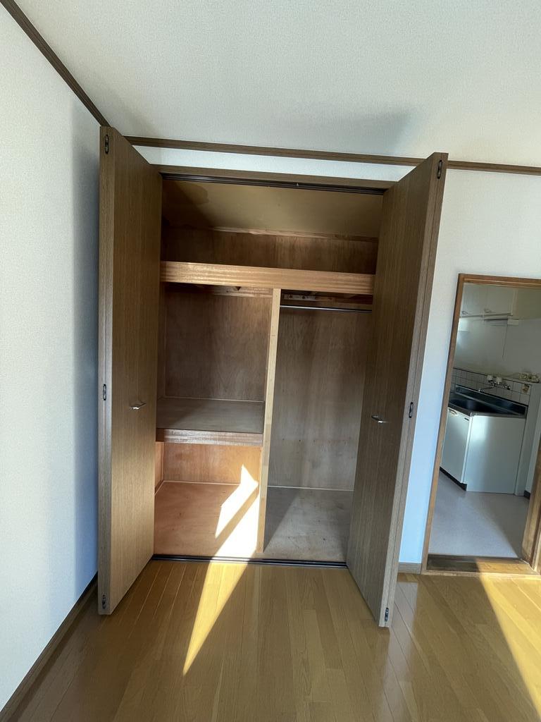 メゾンメイプル美術館前の居間写真