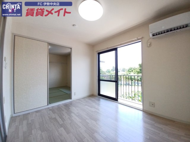 居室・リビング　同型参考写真