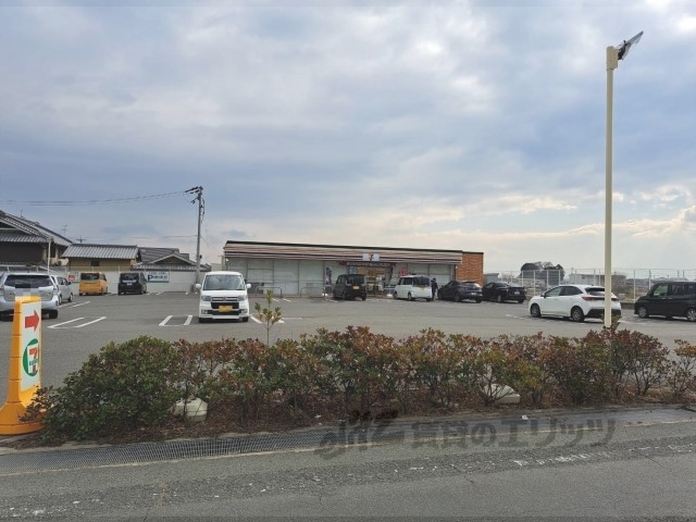 コンビニ　セブンイレブン葛城勝根店（コンビニ）まで650m
