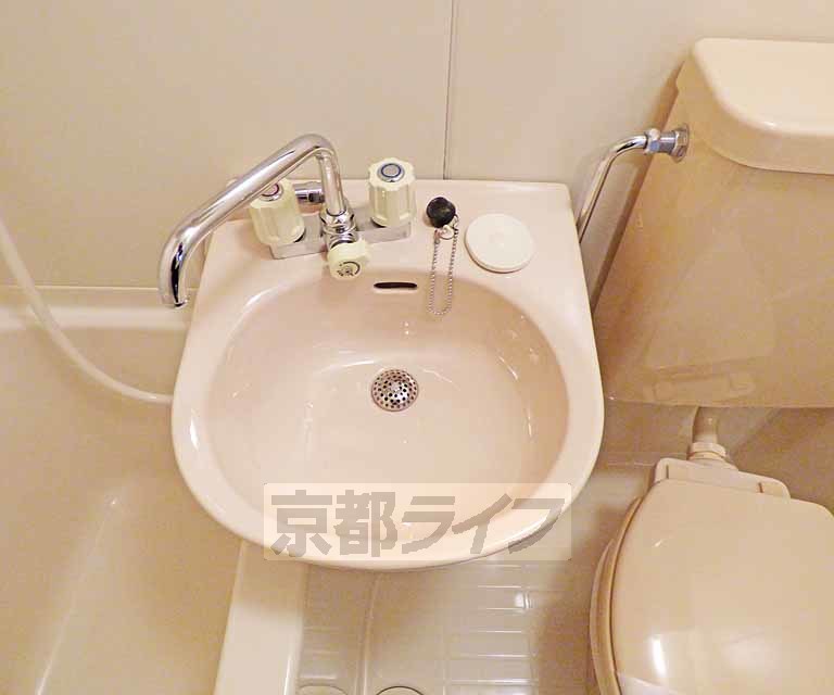 洗面設備　洗面台です。