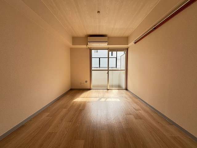 居室・リビング　別号室の写真です