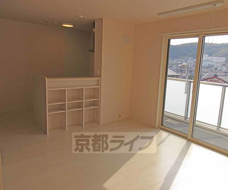 居室・リビング　日当りの良いリビングです・