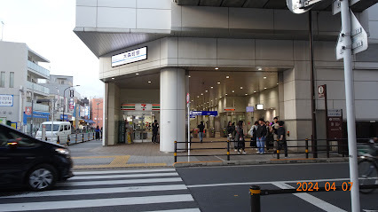 コンビニ　セブン-イレブン 京急ＳＴ大森町店（コンビニ）まで374m