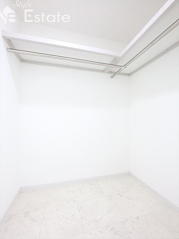 収納　ウォークインクローゼット