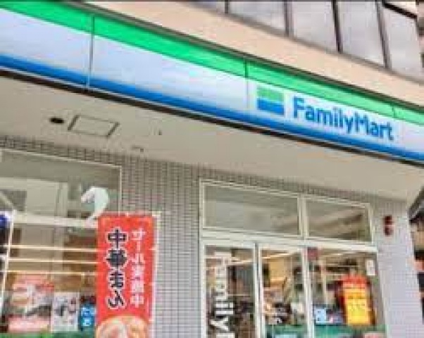 コンビニ　ファミリーマート新横浜三丁目店（コンビニ）まで169m