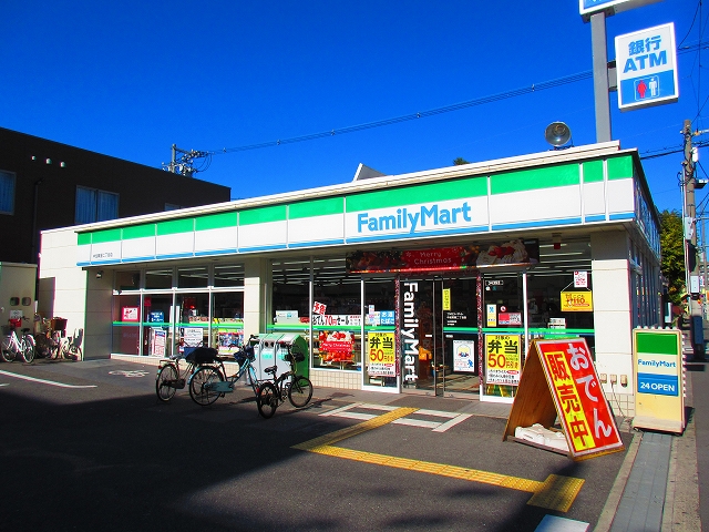 コンビニ　ファミリーマート 中加賀屋二丁目店（コンビニ）まで113m