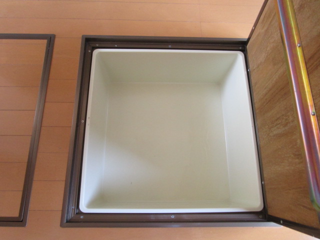 収納　床下収納