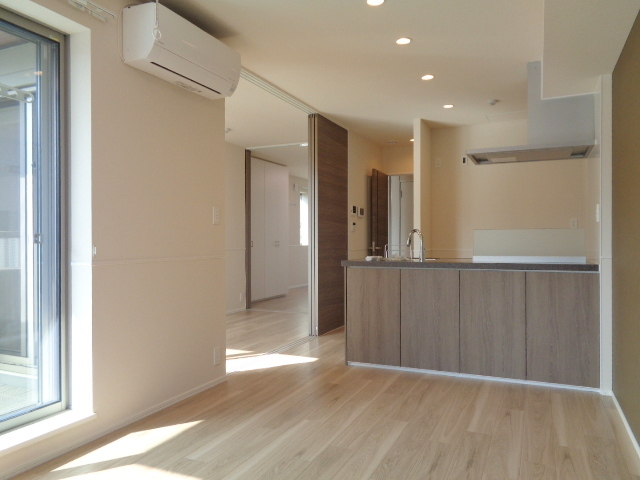 居室・リビング　明るいリビング１１．８帖