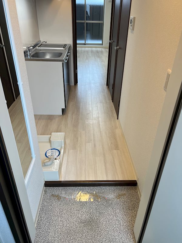 玄関　※同タイプの他のお部屋です