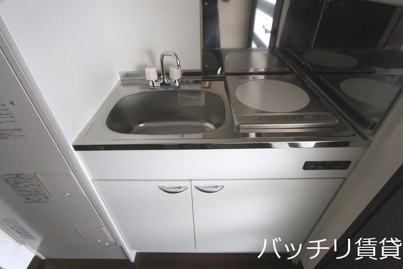 キッチン　画像は別号室タイプの為、現状を優先致します。