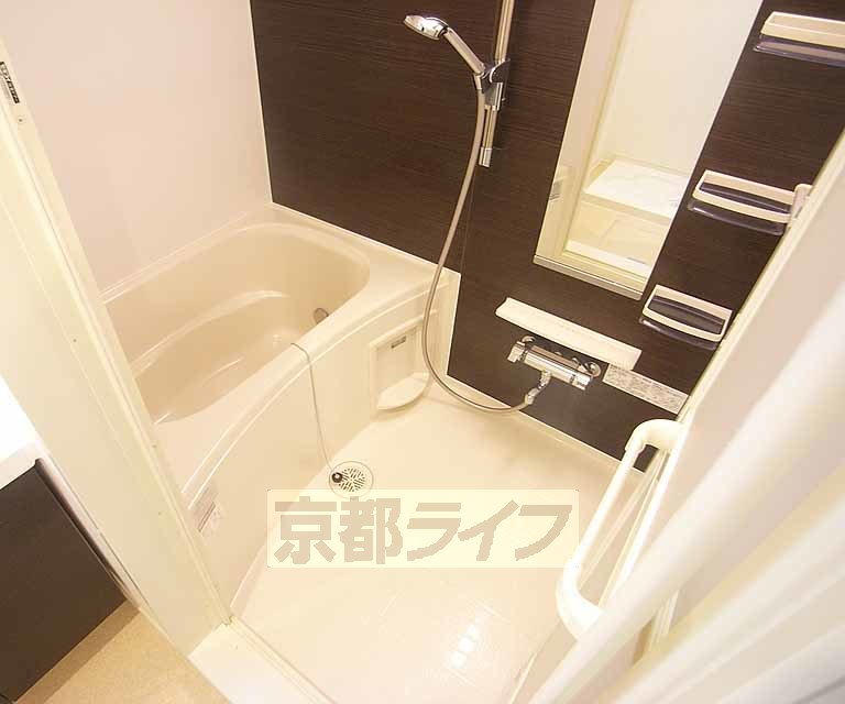 バス・シャワールーム　きれいなお風呂です。