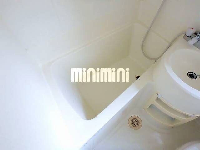 バス・シャワールーム　お風呂で一日の疲れを癒してください。