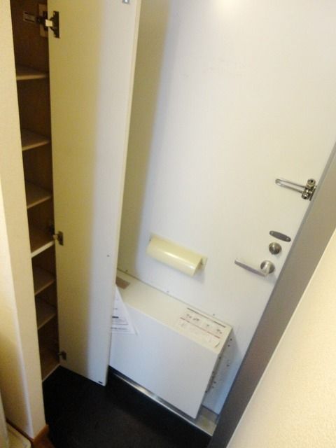 玄関　★下駄箱あります★