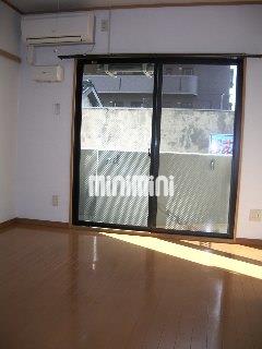 居室・リビング　洋間