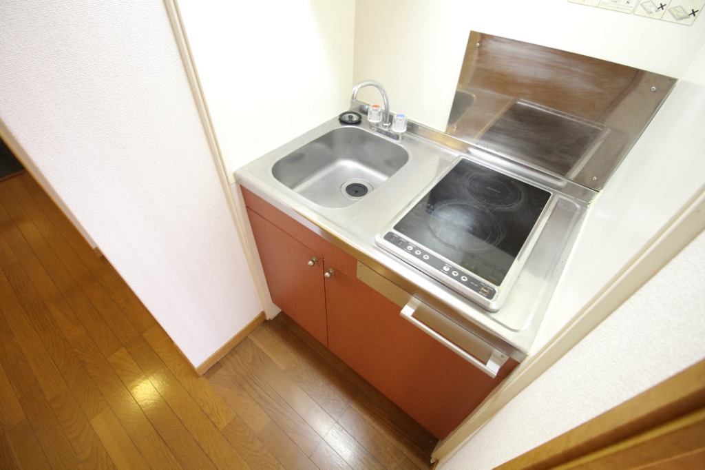 キッチン　フラットタイプの電気コンロだから、お手入れが楽ですよ♪