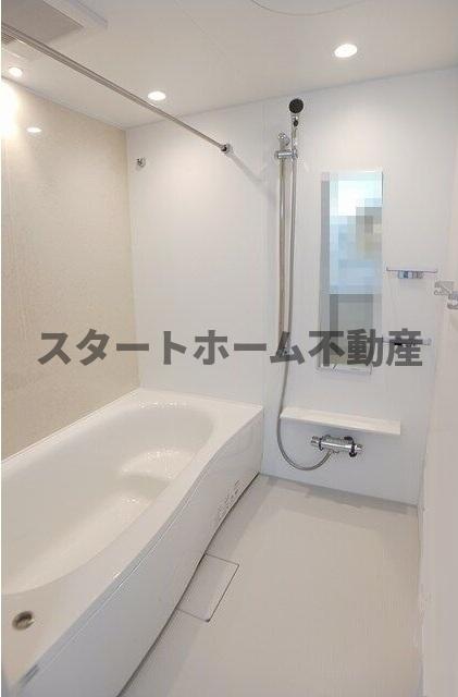 バス・シャワールーム　落ち着いた空間のお風呂です