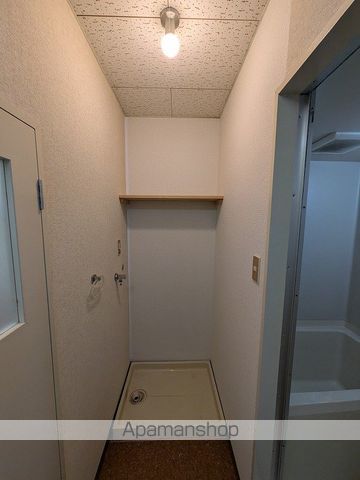 ＪＲ東北本線 福島駅 バス乗車時間：15分 最寄りバス停で下車 徒歩3分 4階建 築39年の内装写真