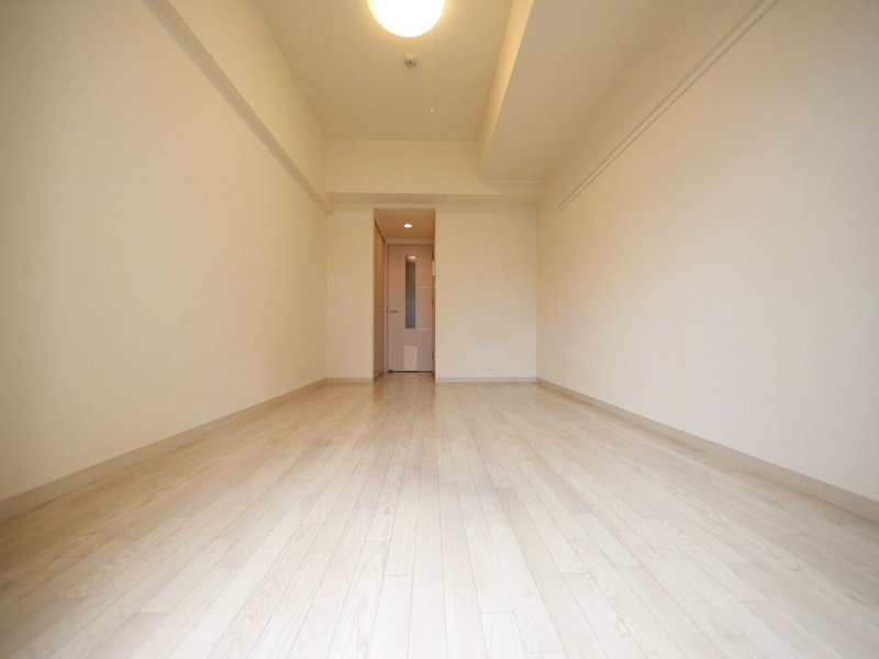 居室・リビング　洋室9.4帖　クローゼット付（収納充実してます）