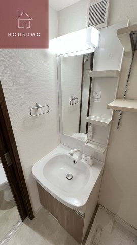 洗面設備　朝の支度にも助かる、独立の洗髪洗面化粧台