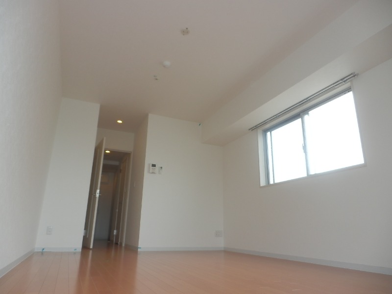 その他部屋・スペース　バルコニー側から見たお部屋♪