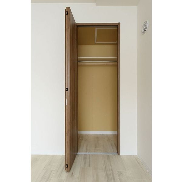 収納　衣類の収納に便利なクローゼット付きです♪