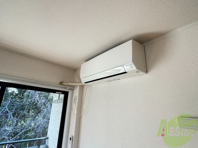 その他設備　リビングのエアコンです。今のご時世にはかかま