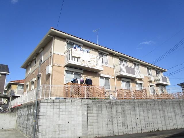 建物外観　★広々１坪バスルーム★駐車場１台付きです★