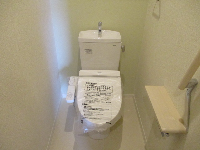 トイレ　ウォシュレットですね。