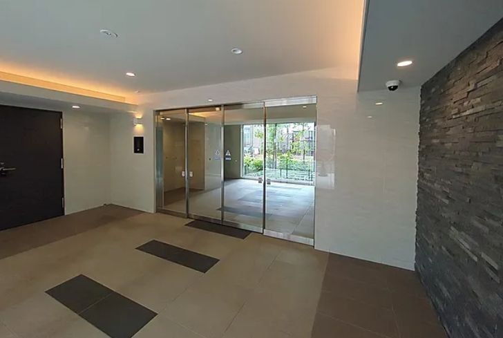 エントランス　エントランス